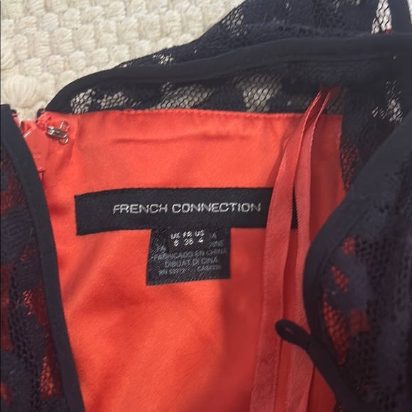 FRENCH CONNECTION | Navy and Coral patterned mini dress with lace on top sz 4 - Picture 4 of 5
